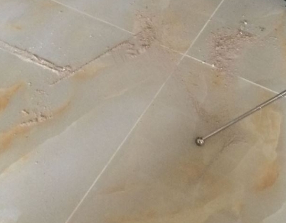 日土瓷砖空鼓维修公司分享粘合剂选择不当在瓷砖铺贴过程中可能导致以下问题